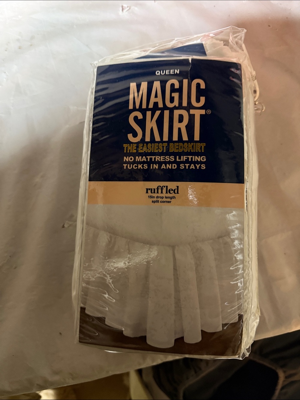Que Magic Skirt Ruffled Bedskirt - White